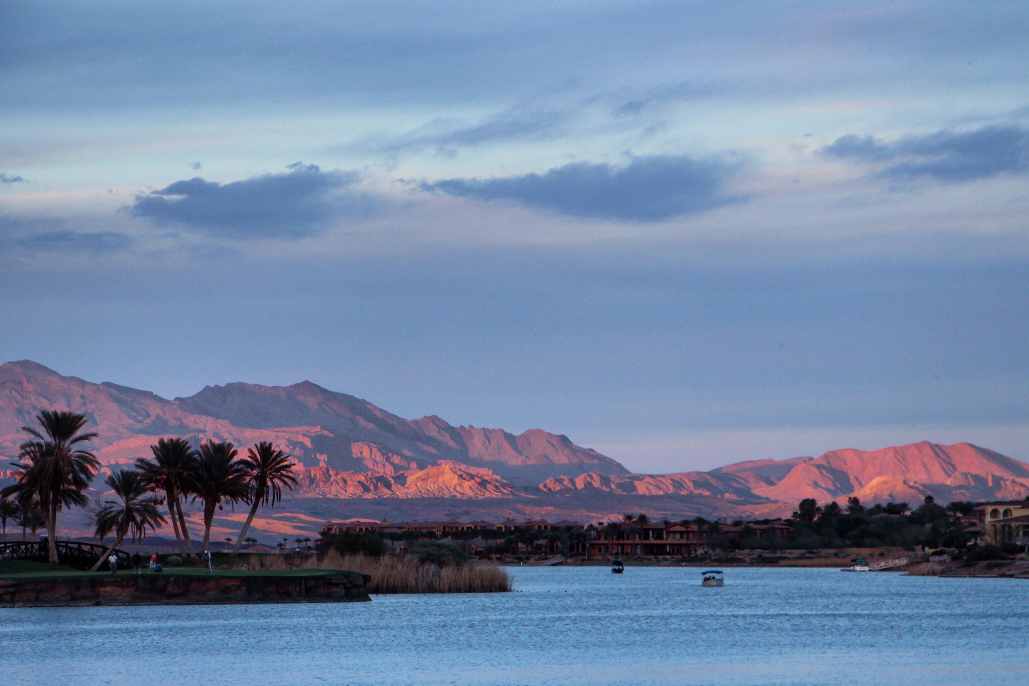 Las Vegas Lake - Aston Hotel and Resorts